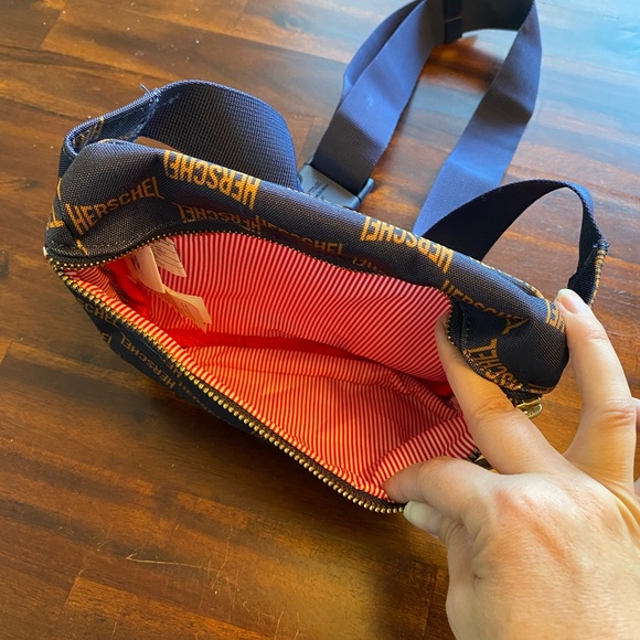 Herschel logo hip bag - Picture 4 of 5